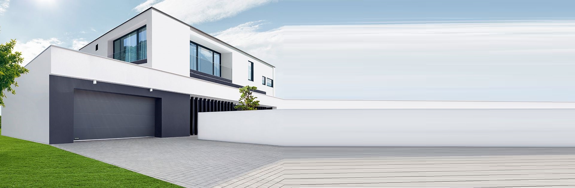 Garagentore Rolltore Holz dunkel - Antrieb Fernbedienung — paultec